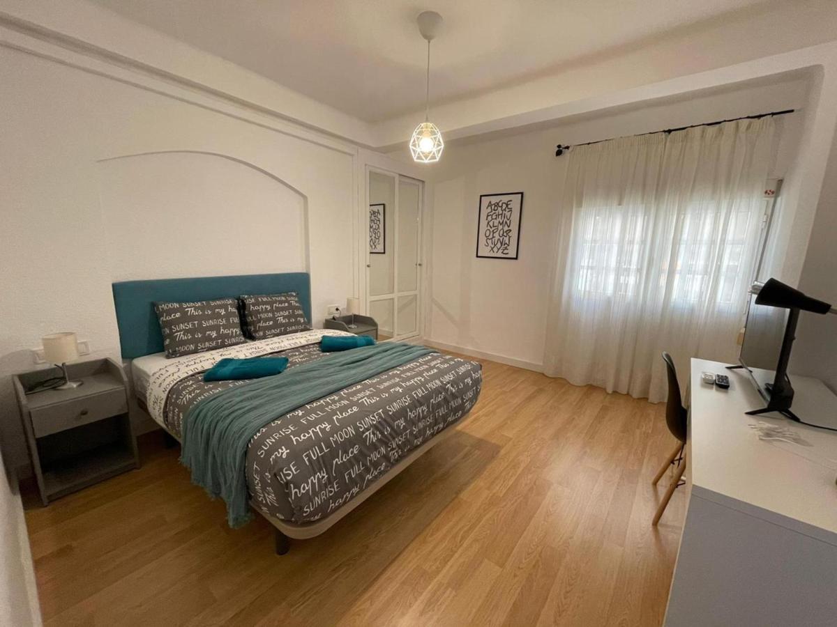 Holidays2Malaga 2 Bedroom Armengual De La Mota Close Shopping Center 외부 사진