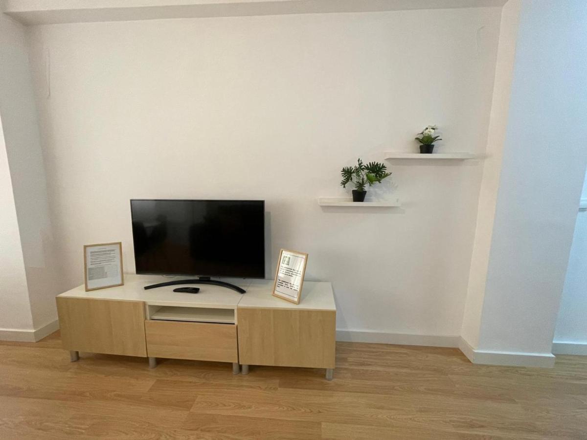 Holidays2Malaga 2 Bedroom Armengual De La Mota Close Shopping Center 외부 사진
