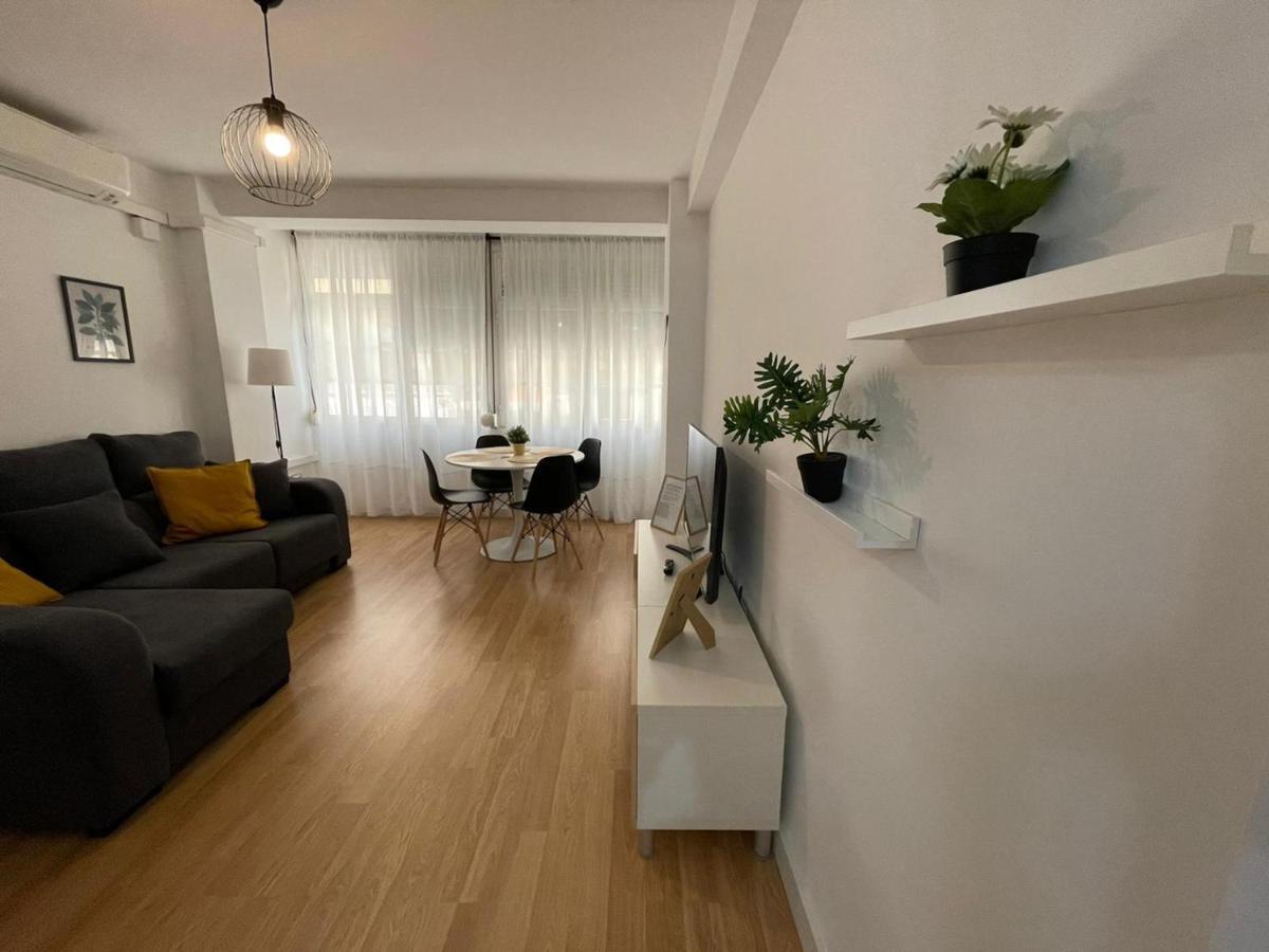 Holidays2Malaga 2 Bedroom Armengual De La Mota Close Shopping Center 외부 사진
