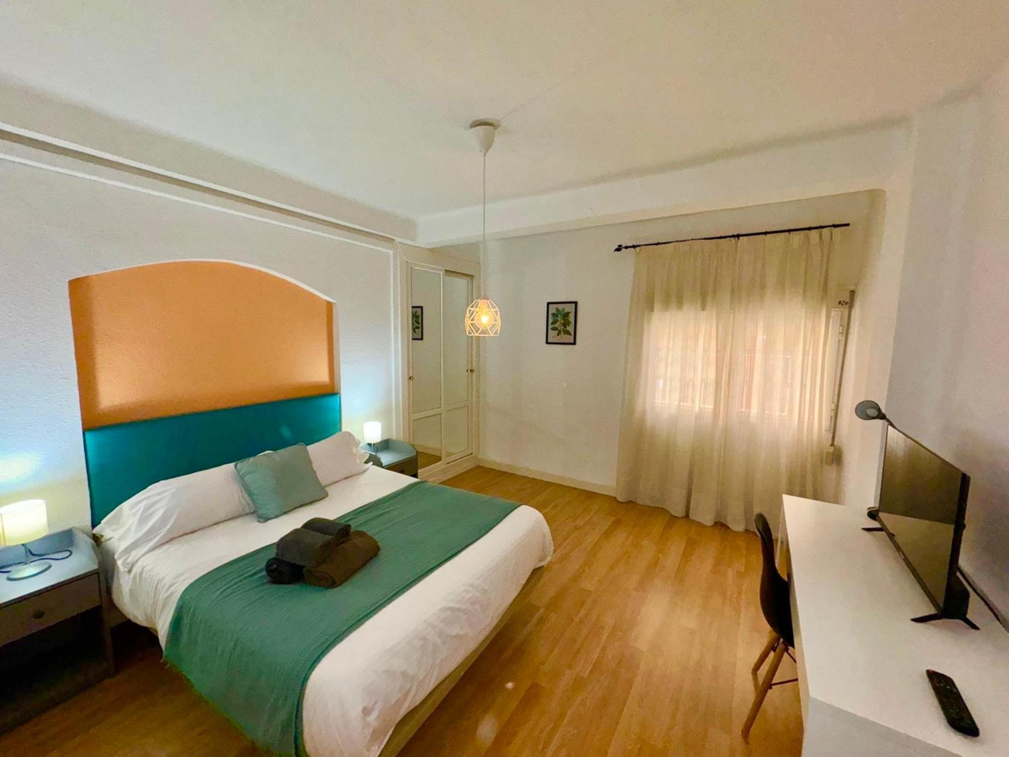 Holidays2Malaga 2 Bedroom Armengual De La Mota Close Shopping Center 외부 사진